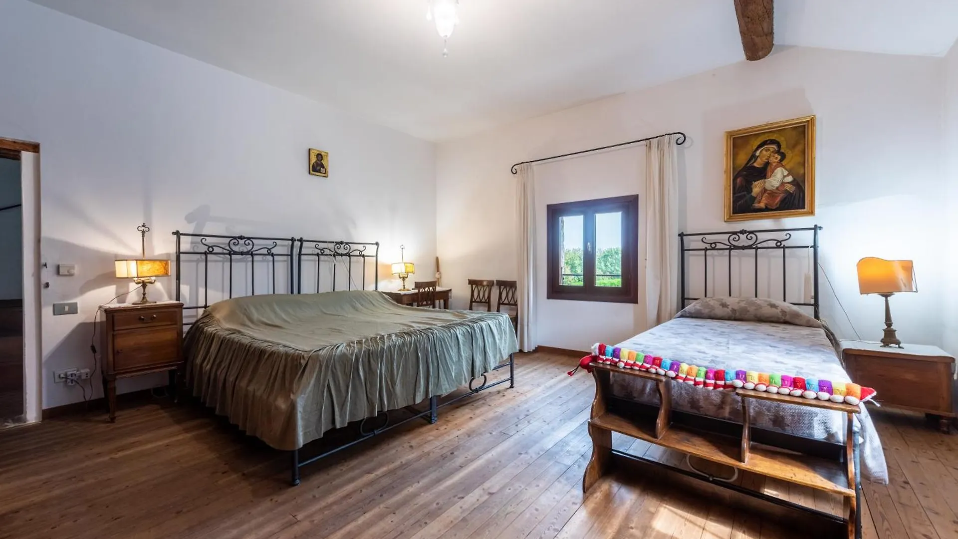 Old Well Country Mansion 3200Squarefeet Villa San Pietro Viminario 0*,