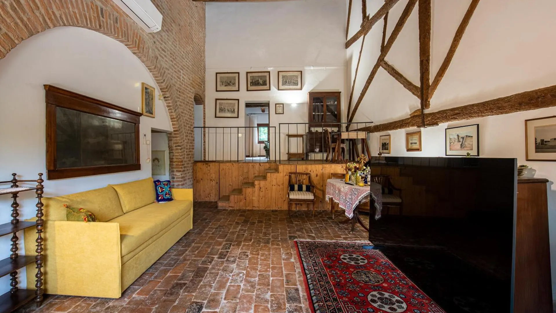 Old Well Country Mansion 3200Squarefeet Villa San Pietro Viminario