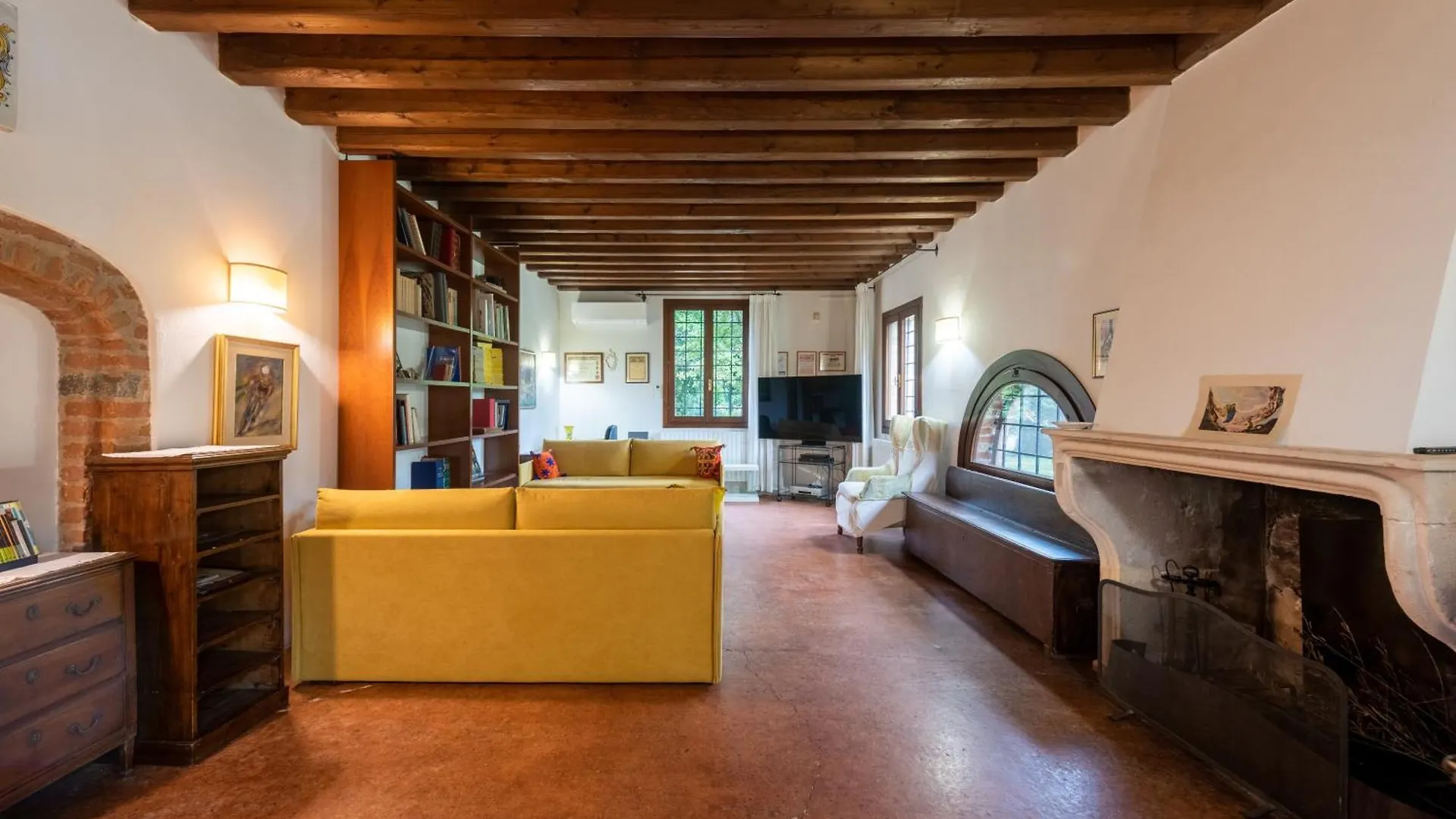 Old Well Country Mansion 3200Squarefeet Villa San Pietro Viminario